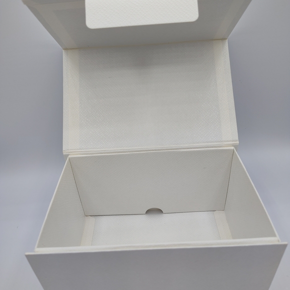 PRADA White Textured Rigid Gift Box • Magnetic Closure • 7.5x4.75x4.5 UNUSED - Picture 2 of 7